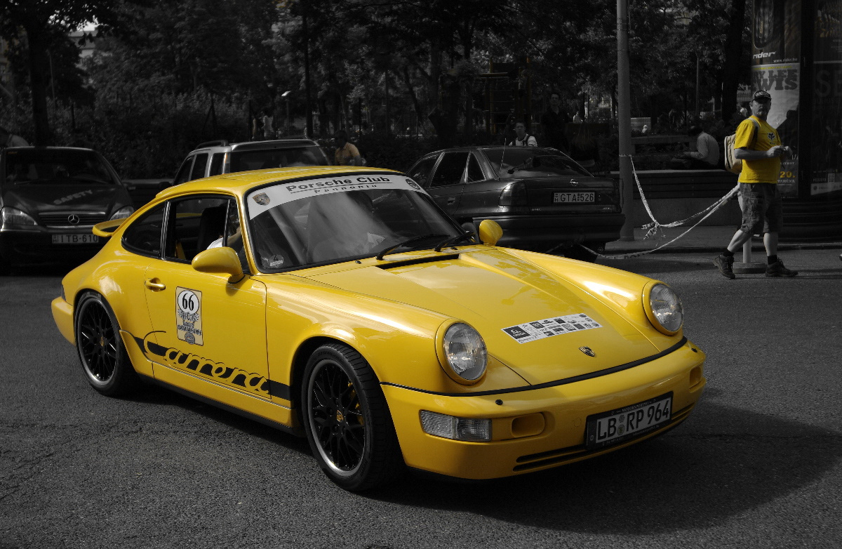 Sárga Porsche