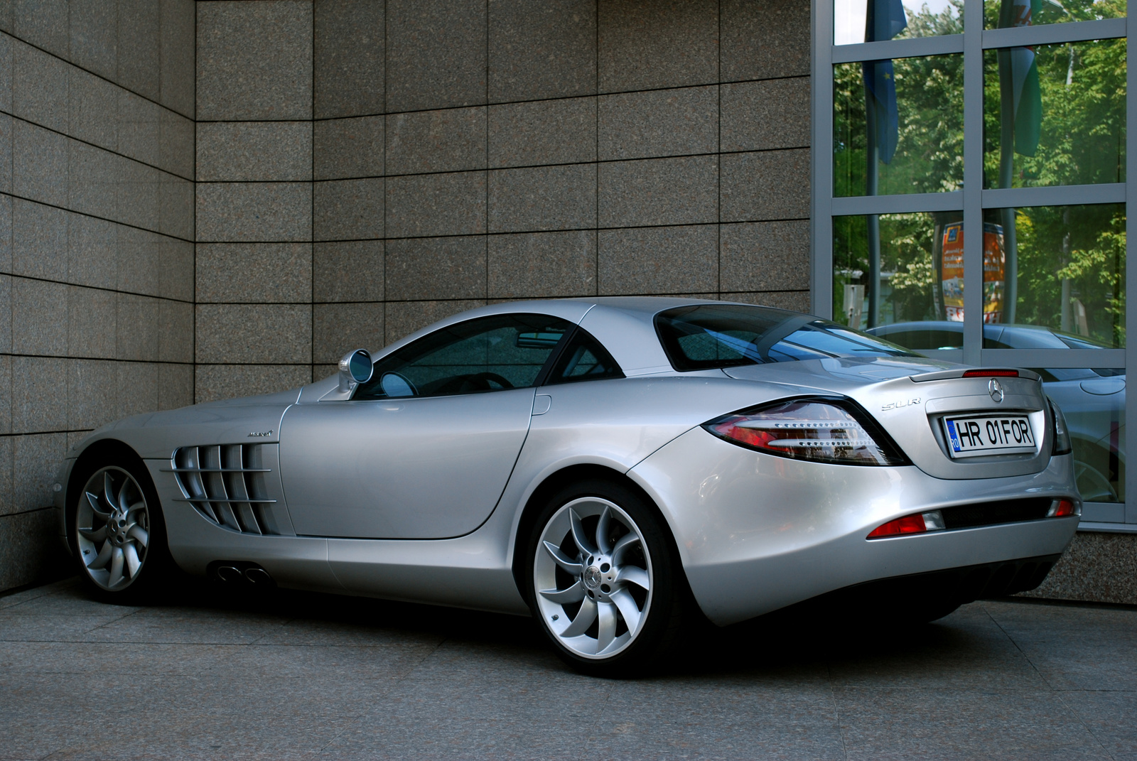 McLaren SLR