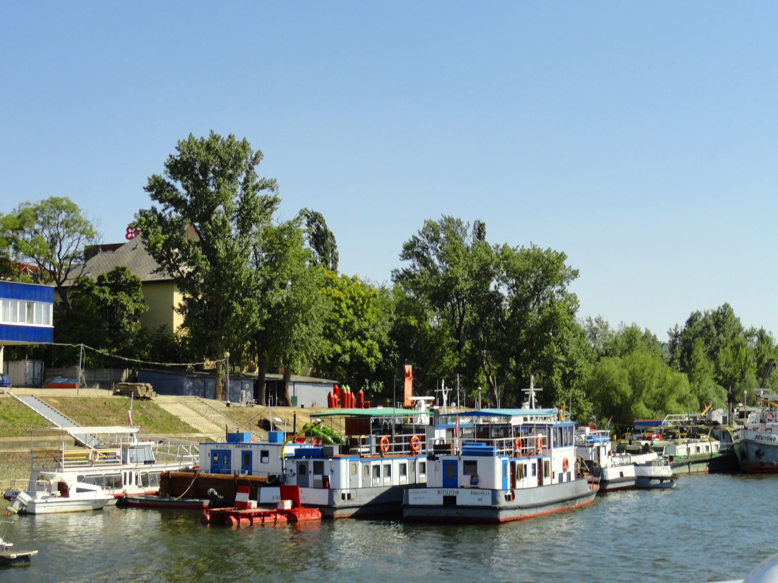 Volt hajógyár újpest.