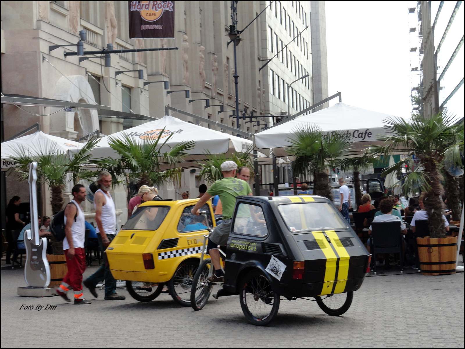 Hard-rock Café fiat riksák,