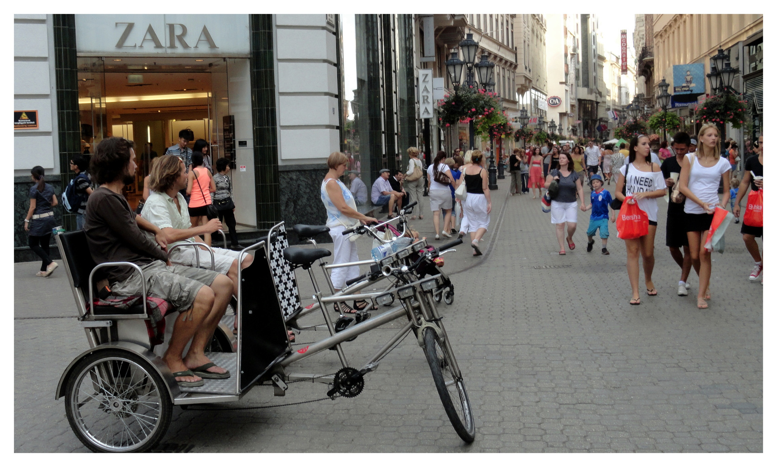 Szuper járgány a Váci str-n