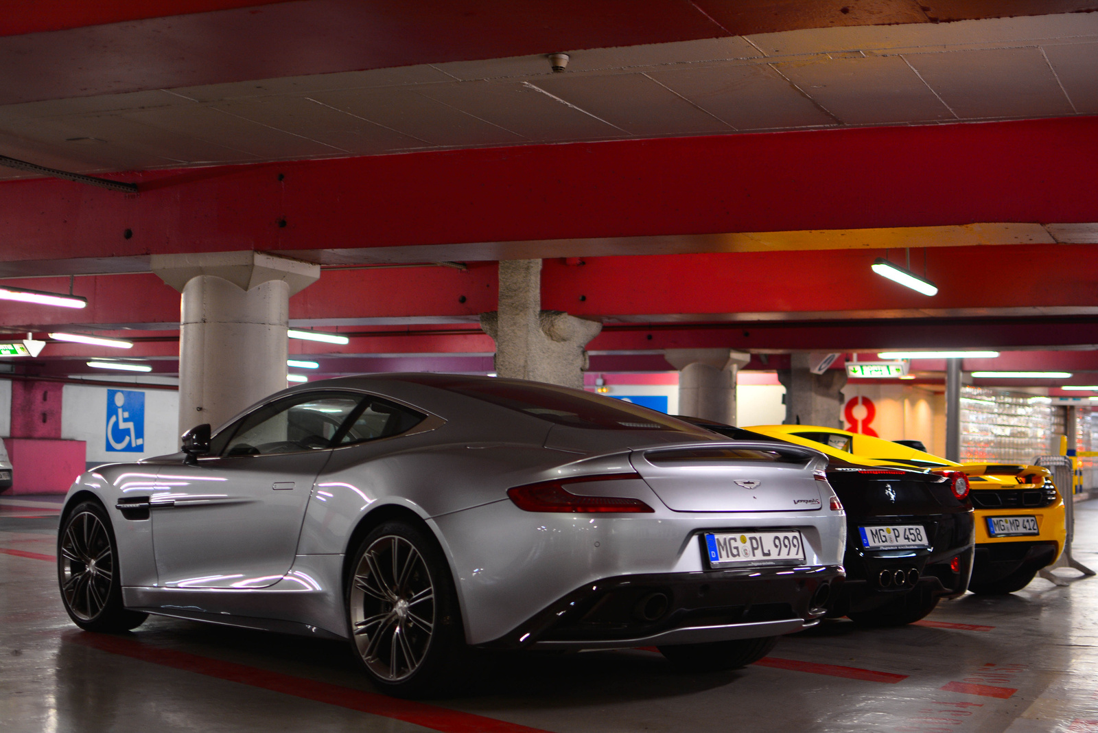 Aston Martin Vanquish - Ferrari 458 Spider - McLaren MP4-12C