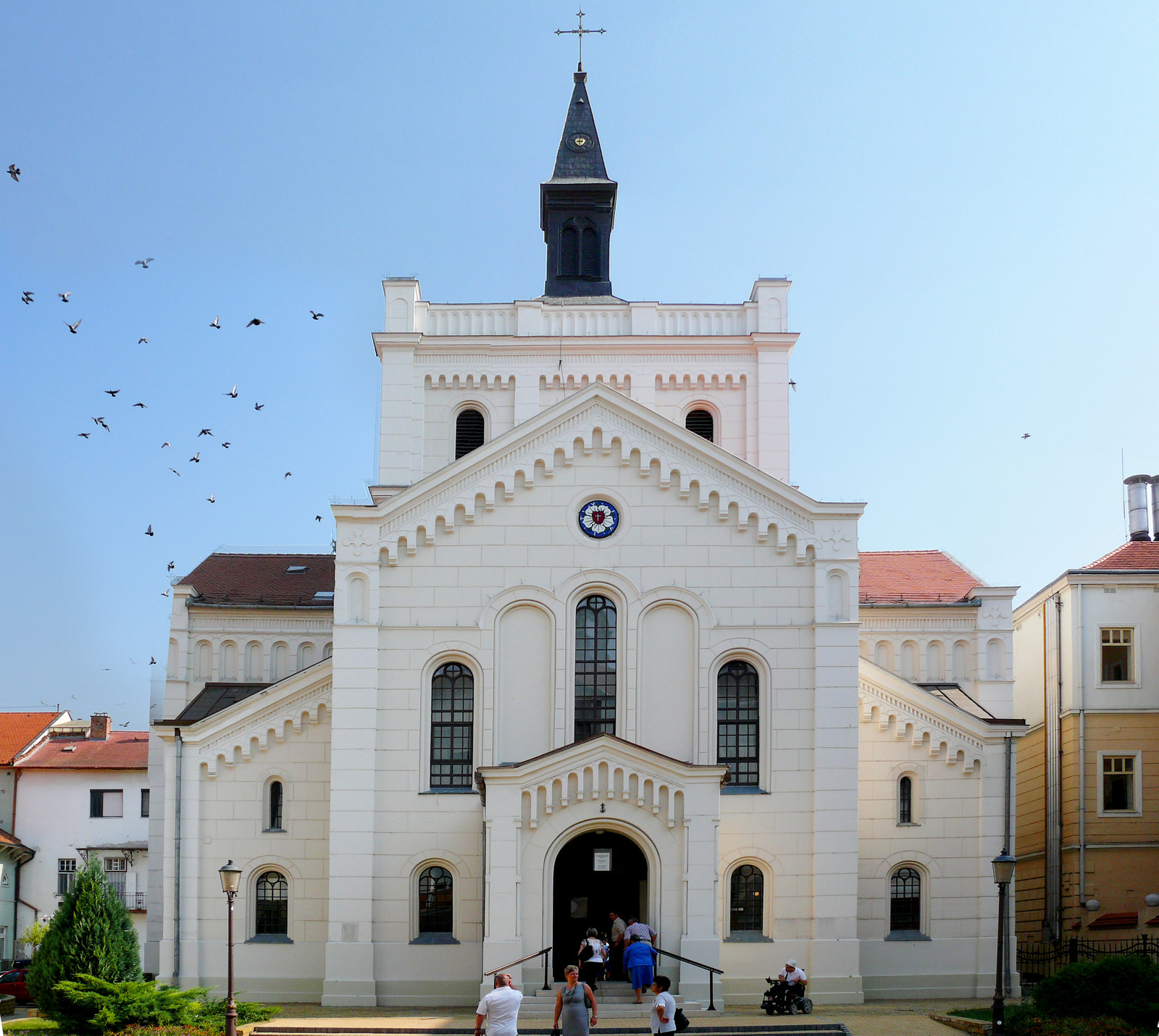 Kecskeméti evangelikus templom - hófehér