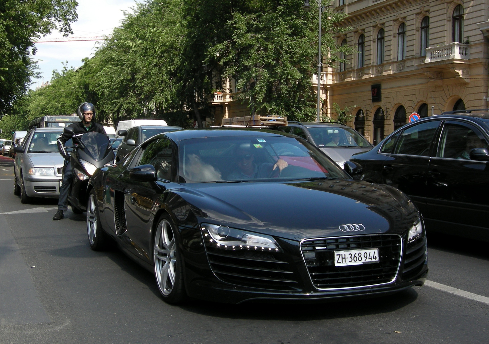 Audi R8