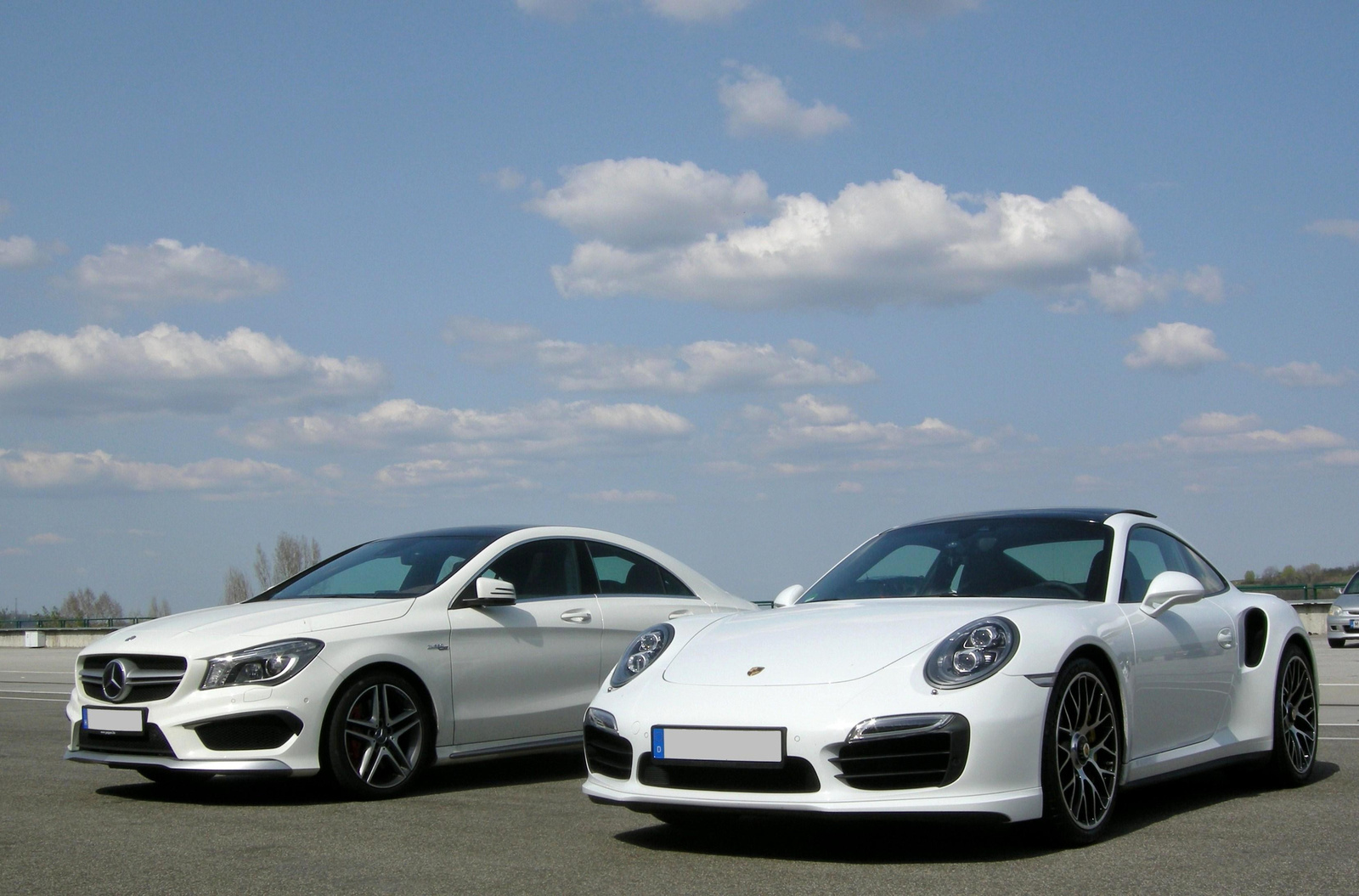 Porsche 911 Turbo S, Mercedes CLA 45 AMG