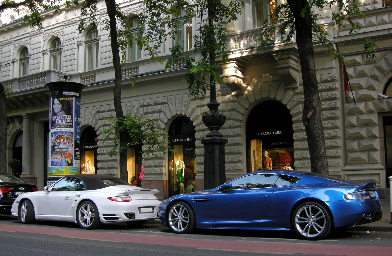 Aston Martin DBS, Porsche 911 Turbo Cabriolet