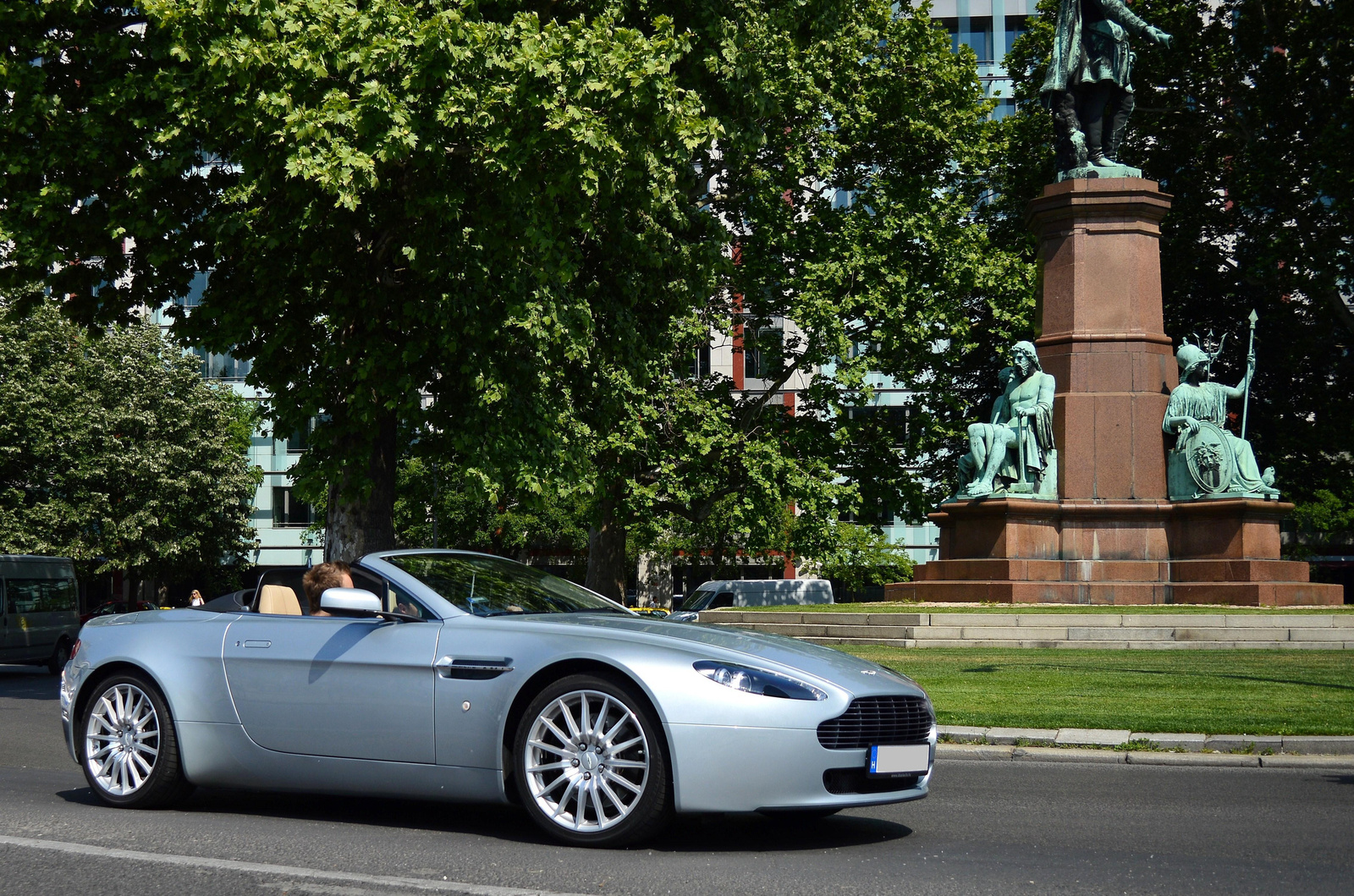 Aston Martin V8 Vantage Roadster