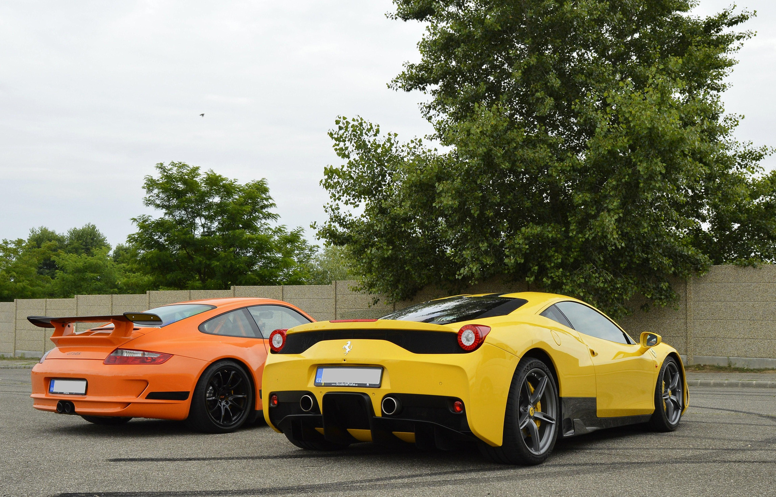 Porsche 911 GT3 RS, Ferrari 458 Speciale