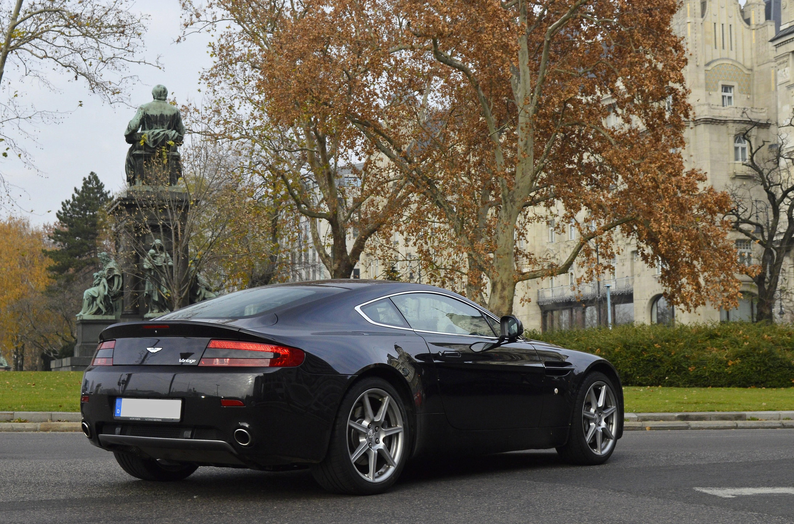 Aston Martin V8 Vantage