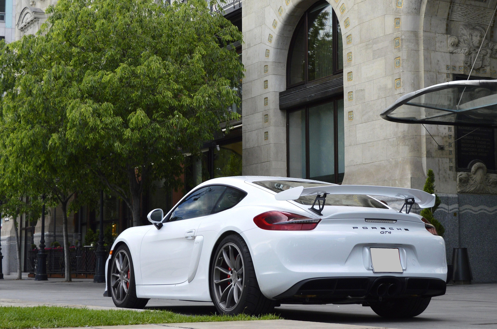 Porsche Cayman GT4