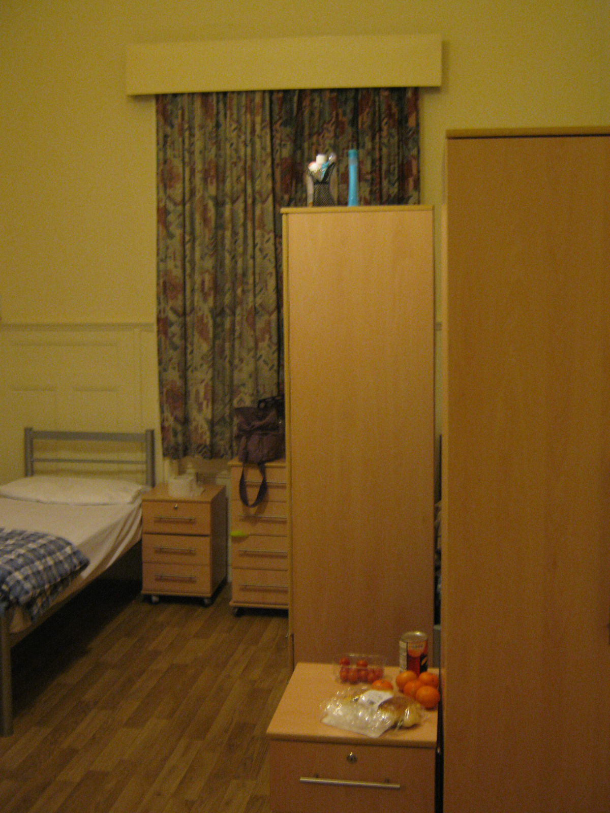 20101002 three beds room (2)