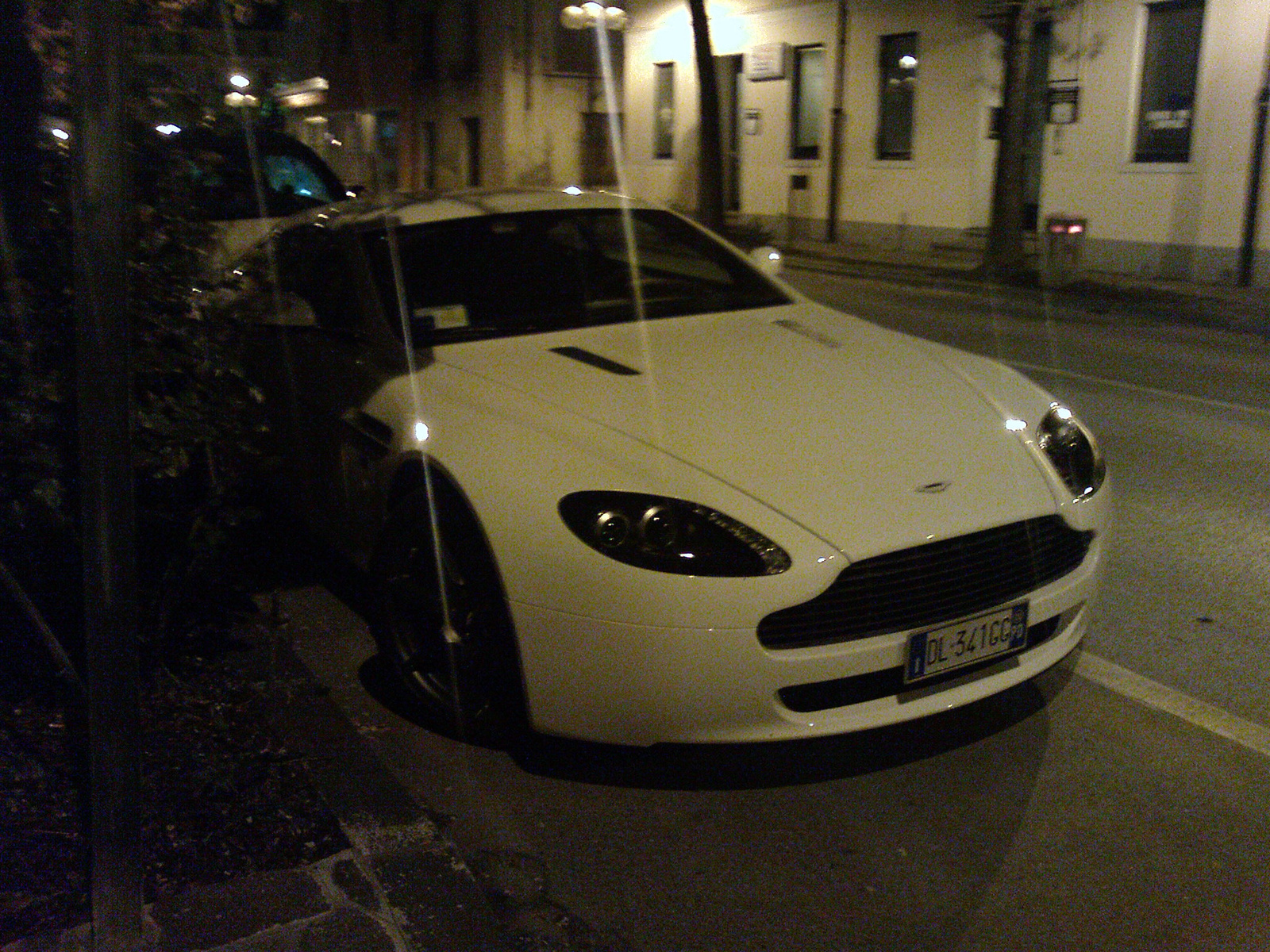 Aston Martin V8 Vantage,MT,Italy