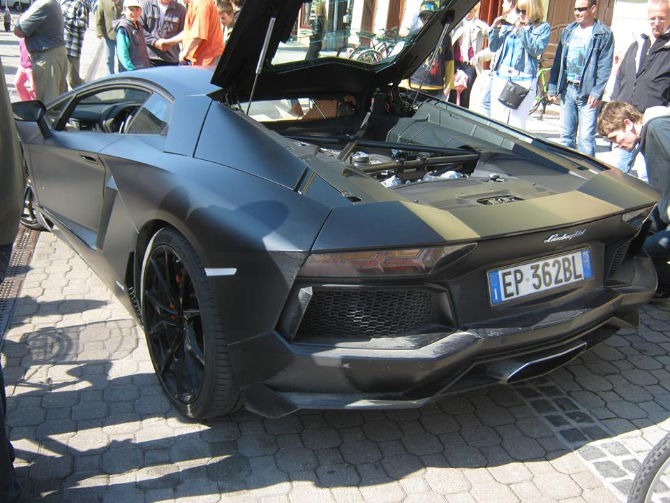 Lamborghini Aventador LP 700-4