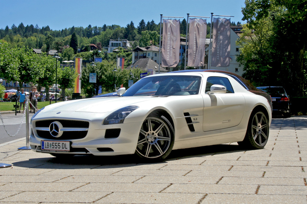 Mercedes-Benz SLS AMG