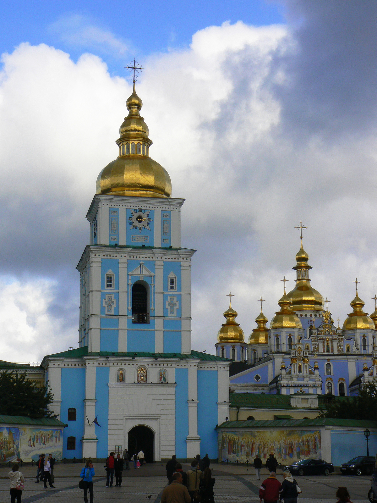 Kiev Mykhailivs'ky Gold domed monastery