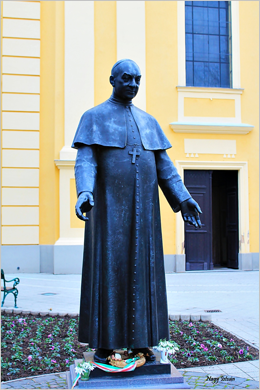 Apor Vilmos szobor - Gyula 157