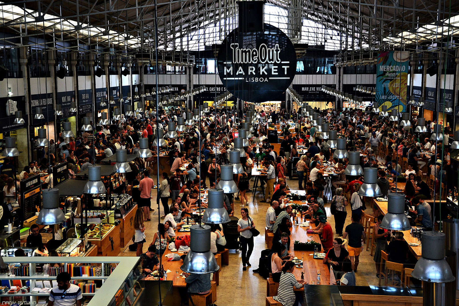 Lisszabon - Time Out Market - Mercado da Ribeira 2175