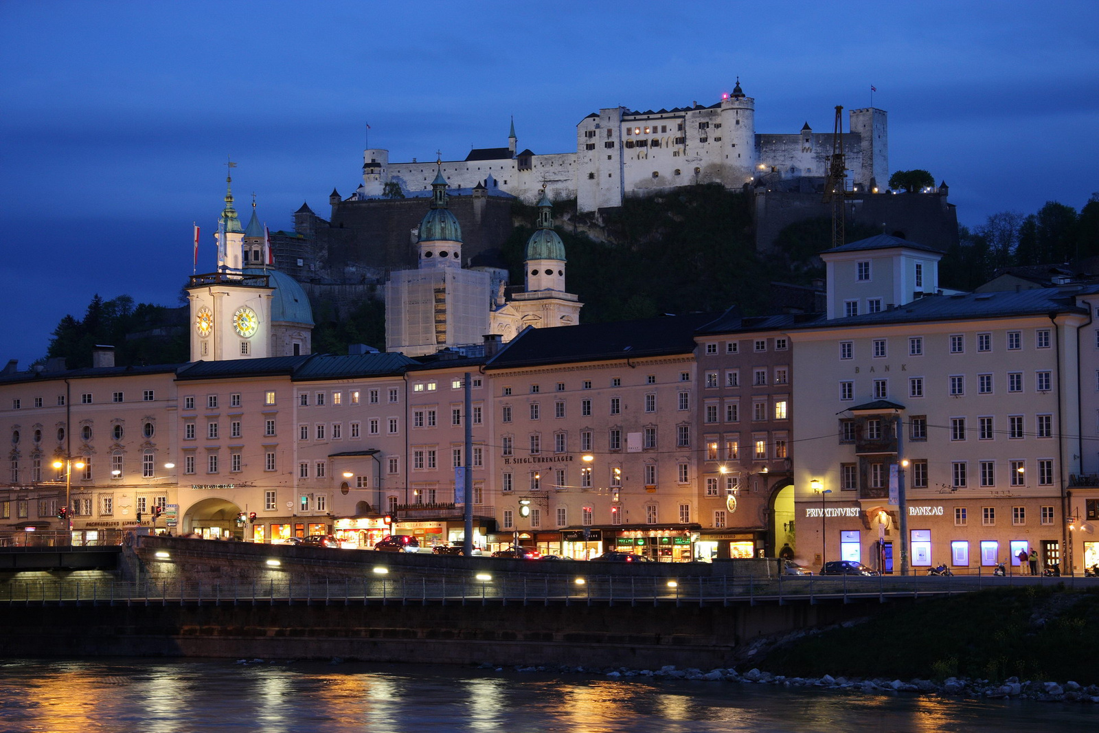 Salzburg óváros - este