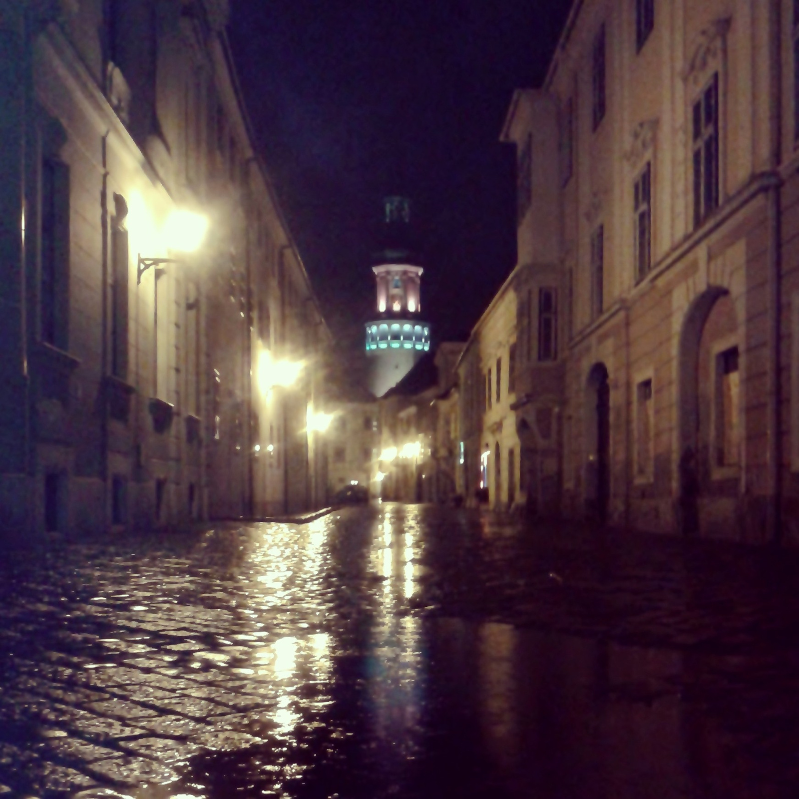 Esős soproni este
