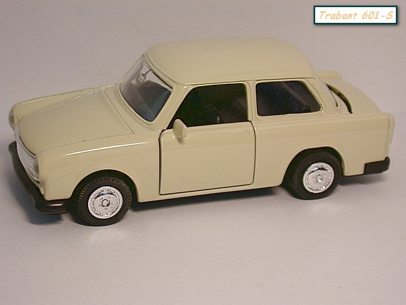 TRABANT 601-S N°8677 WELLY  KB.1 38