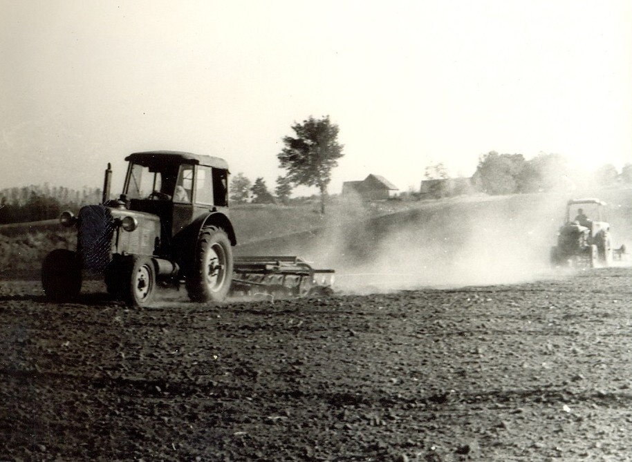 10. Talajmunkák Super Zetor.2 traktorral