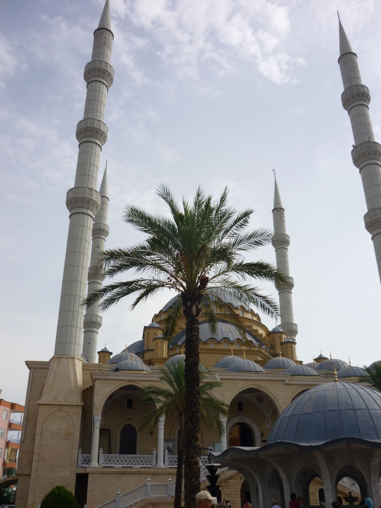 60 m magas minaretek