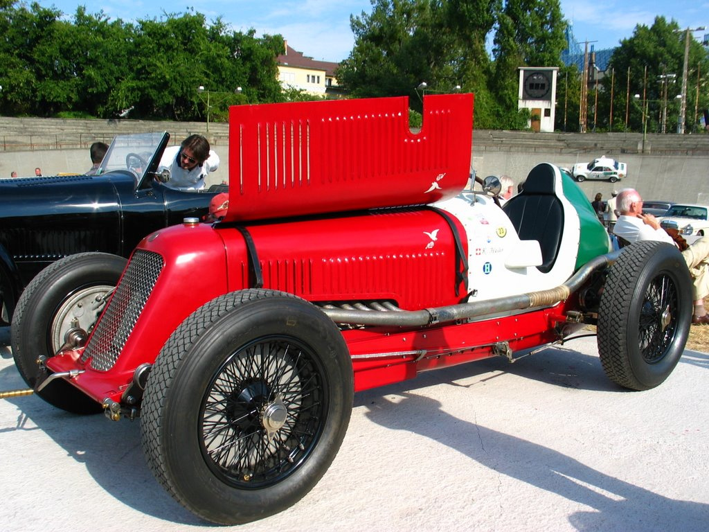 Maserati 8CM