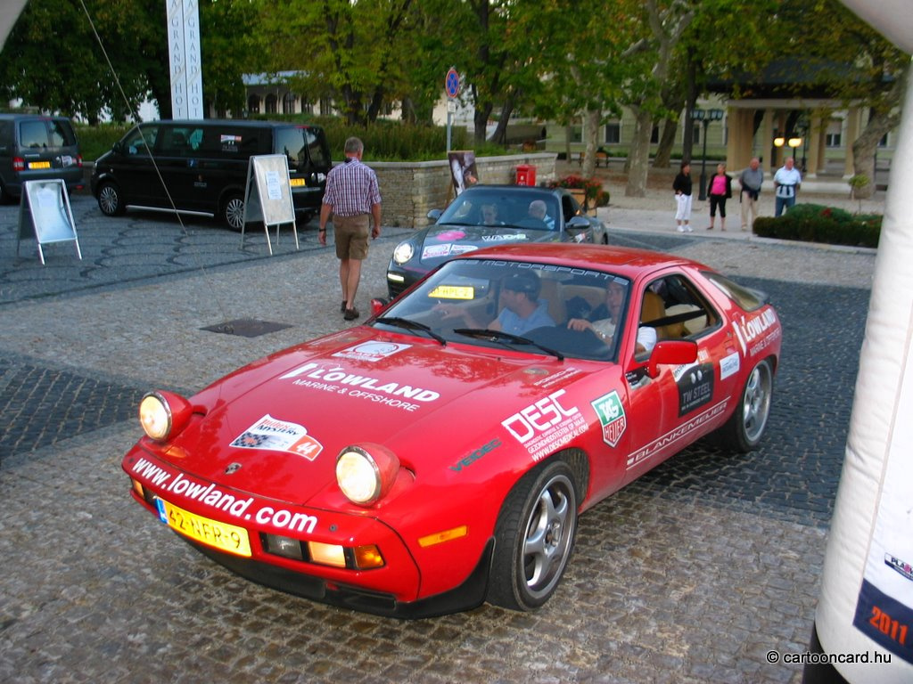 Porsche 928