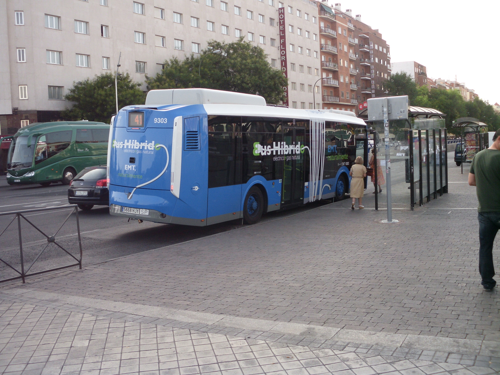 Hibrid busz Madridban