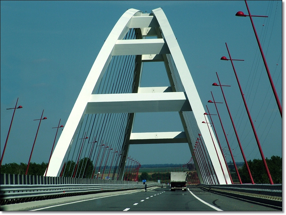 Kosárfülű híd
