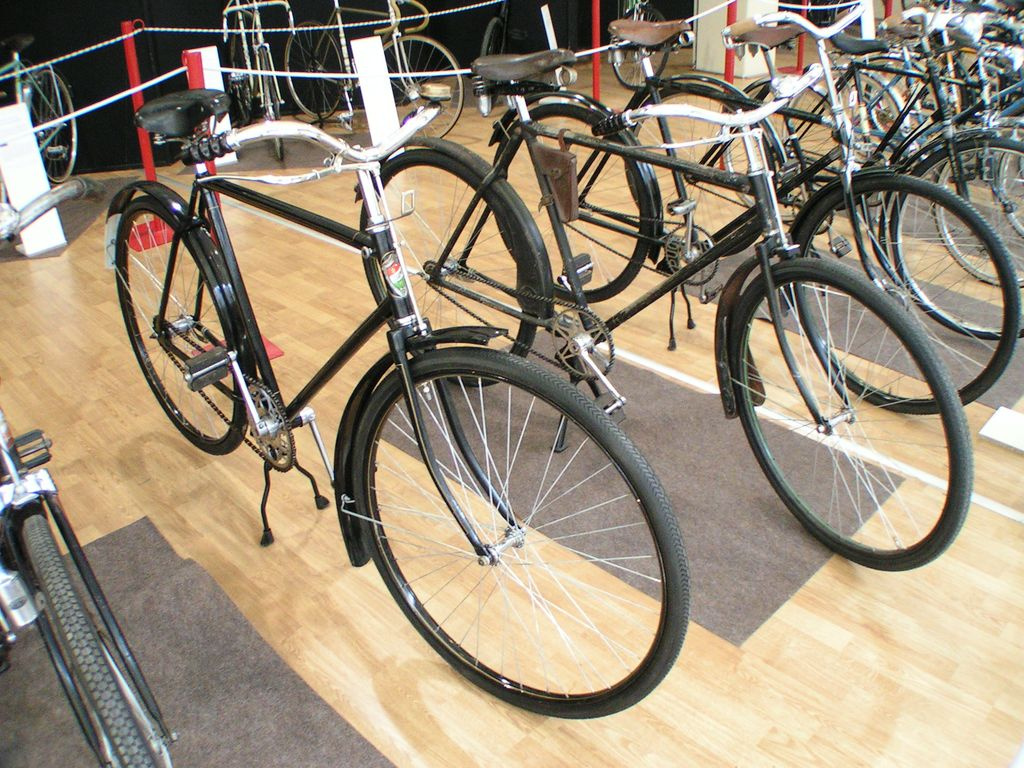 039  Veterán kerékpár