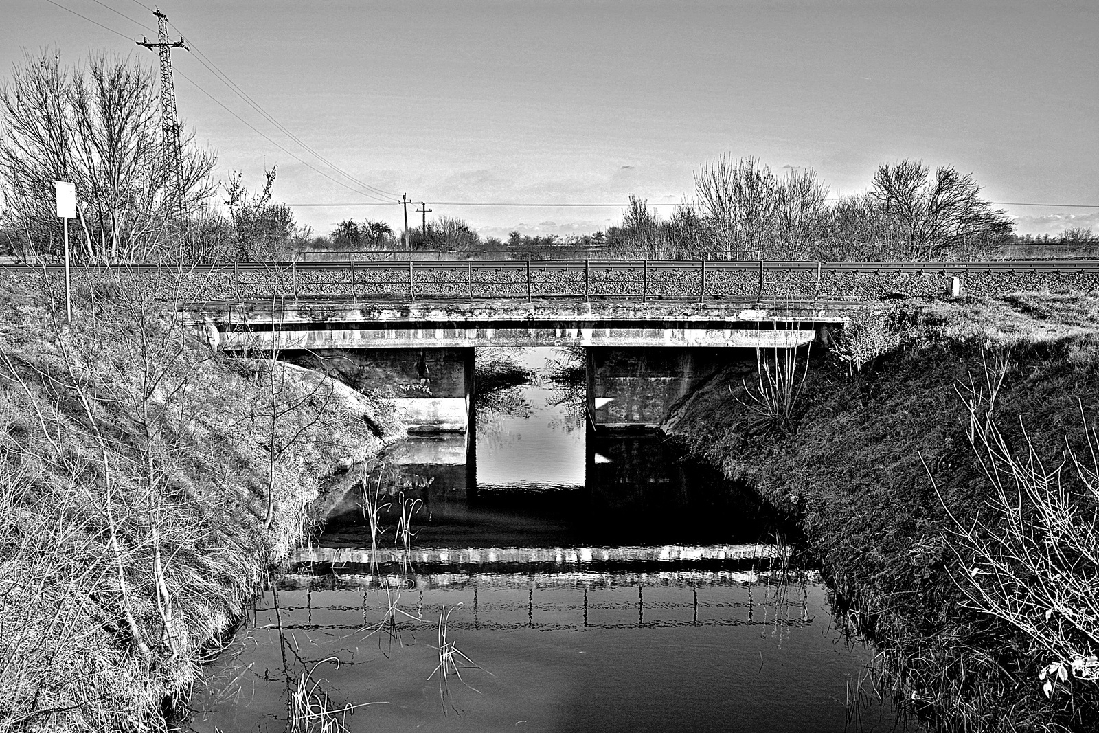 Híd a csatornán