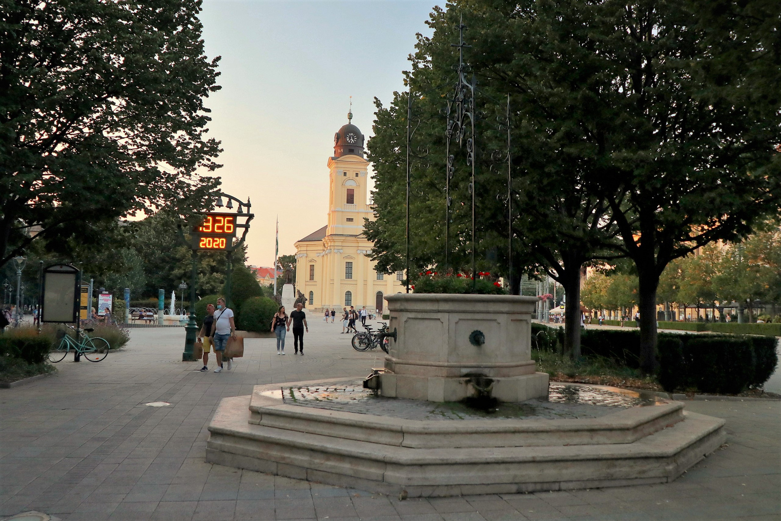 Debrecen 8