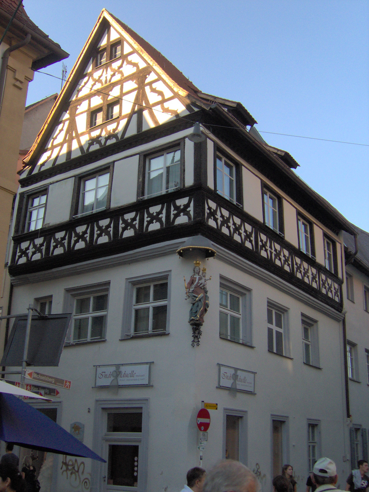 Bambergi ház kis szoborral