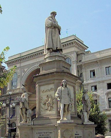 Miláno Leonardo de Vinci szobor
