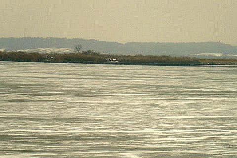 Velencei - tó hullámos jég