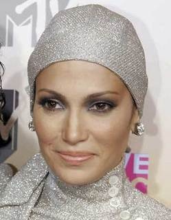 jlo-wearing-hijab1