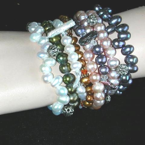 strech bracelets on