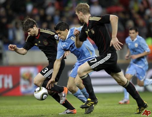 south-africa-soccer-wcup-germany-uruguay-2010-7-10-18-14-38