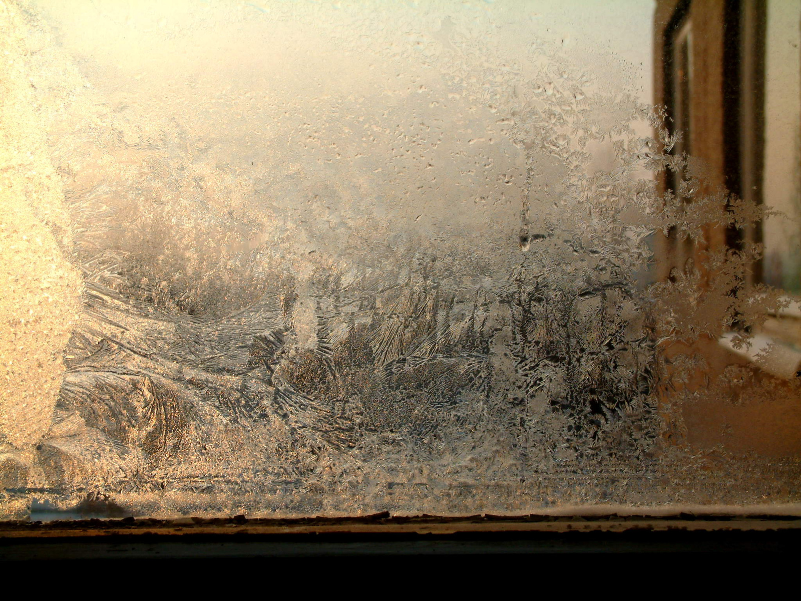 2012..02-Havazás-jégvirág az ablakbon! 010