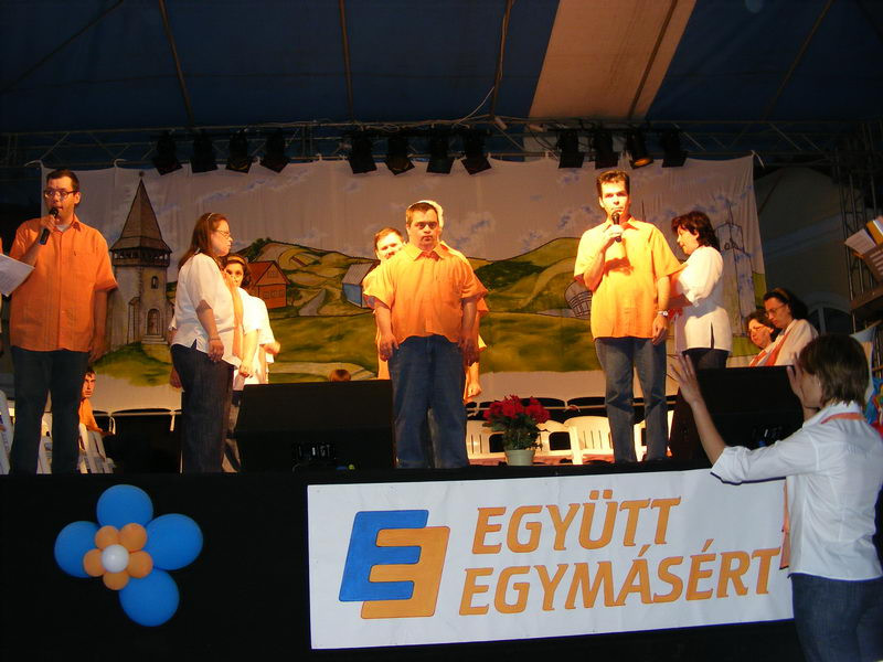 EE2009 062