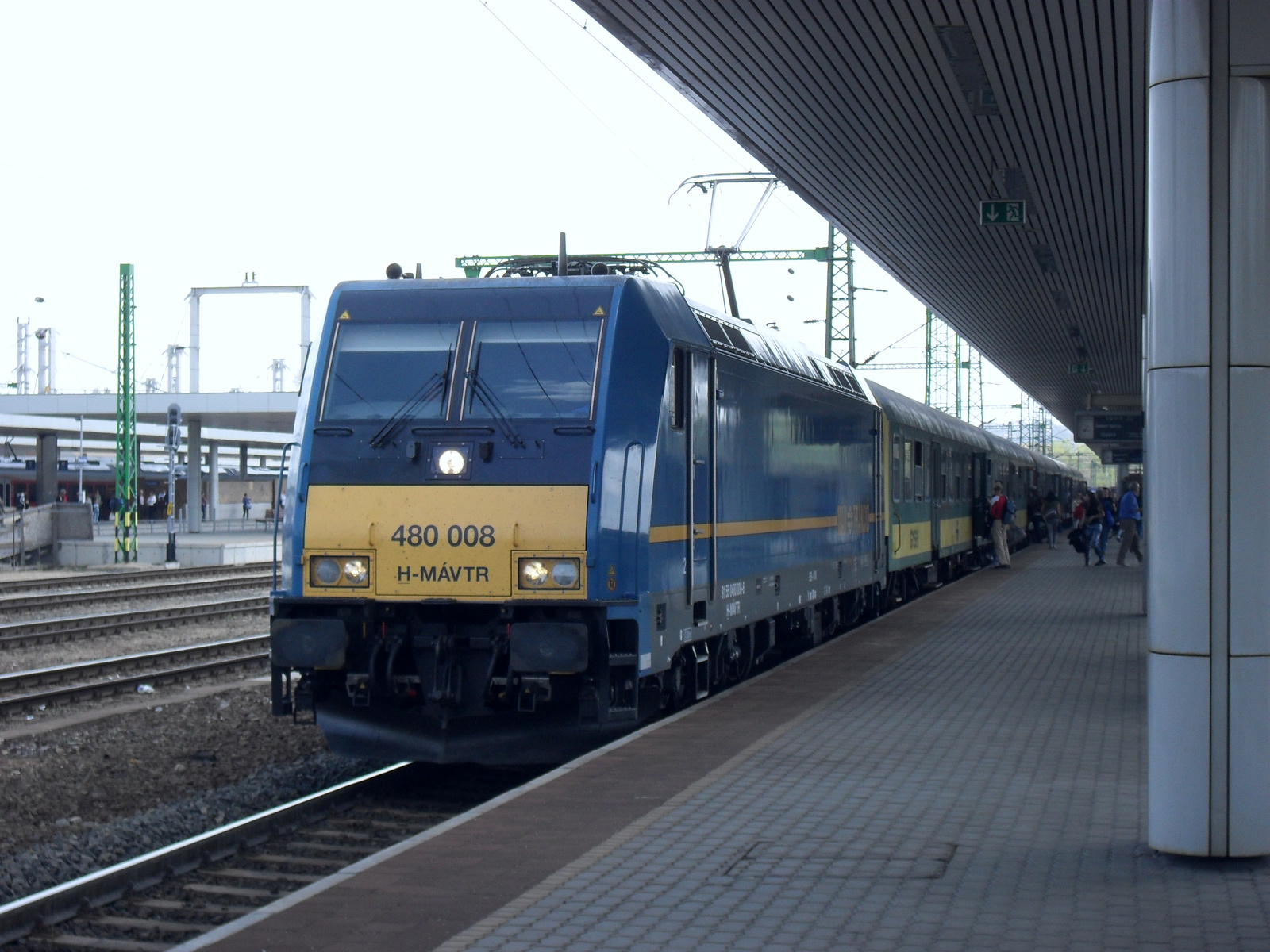 480 008