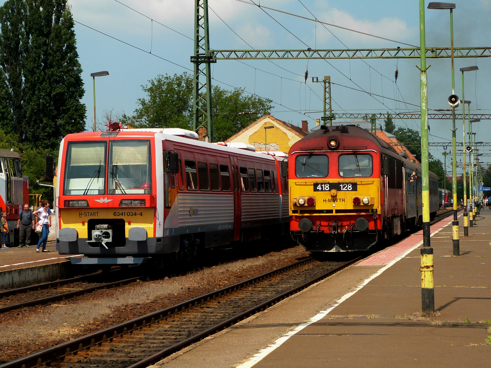 Szeged 6341 034 és 418 128