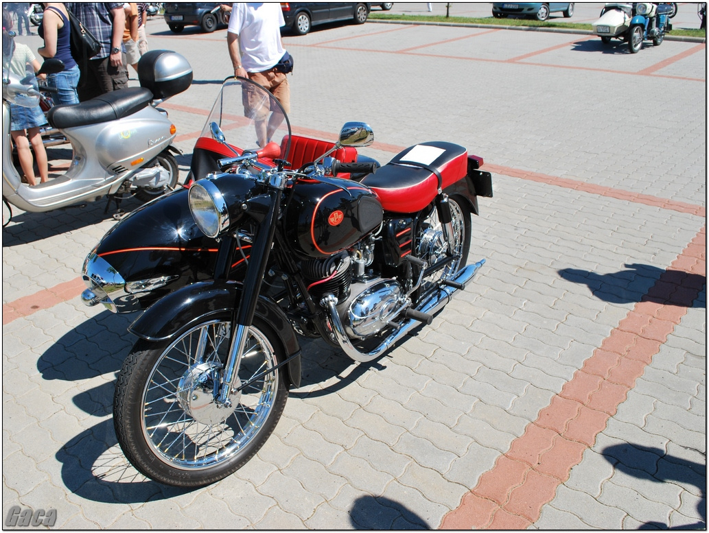 veteranmotortalalkozoveszpremelsogaca201200002