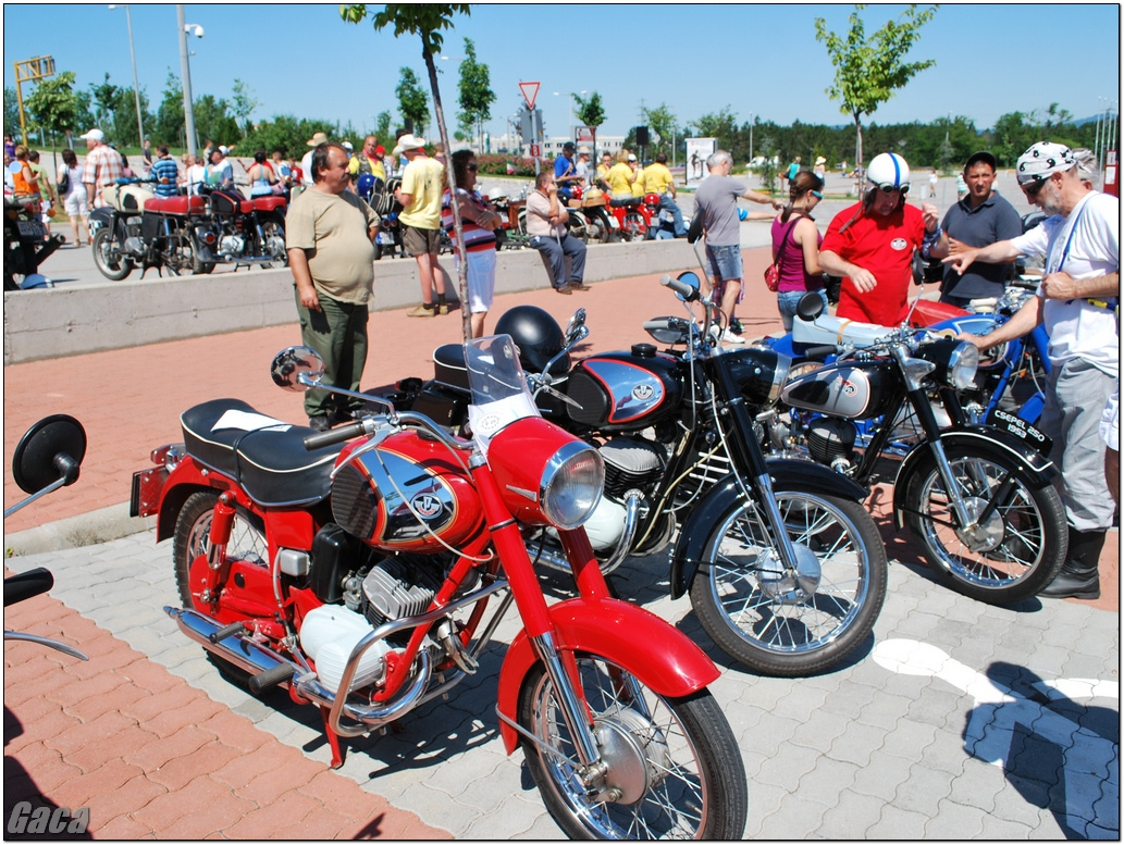 veteranmotortalalkozoveszpremelsogaca201200007