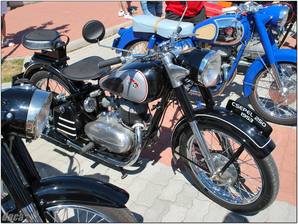 veteranmotortalalkozoveszpremelsogaca201200011