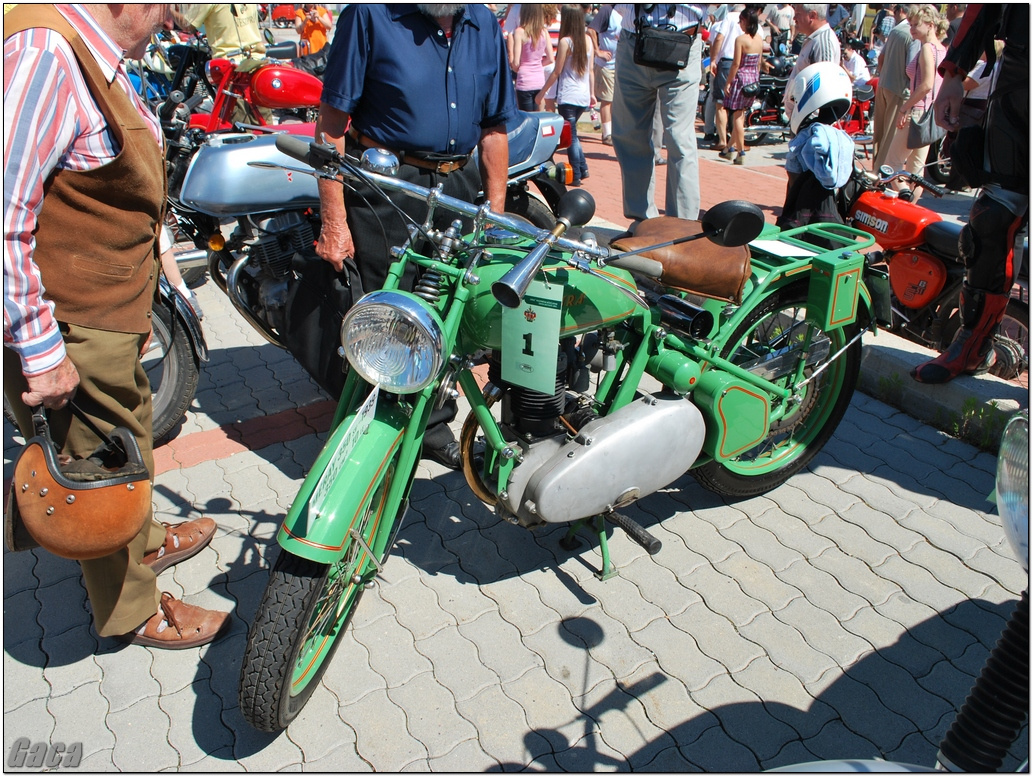 veteranmotortalalkozoveszpremelsogaca201200024