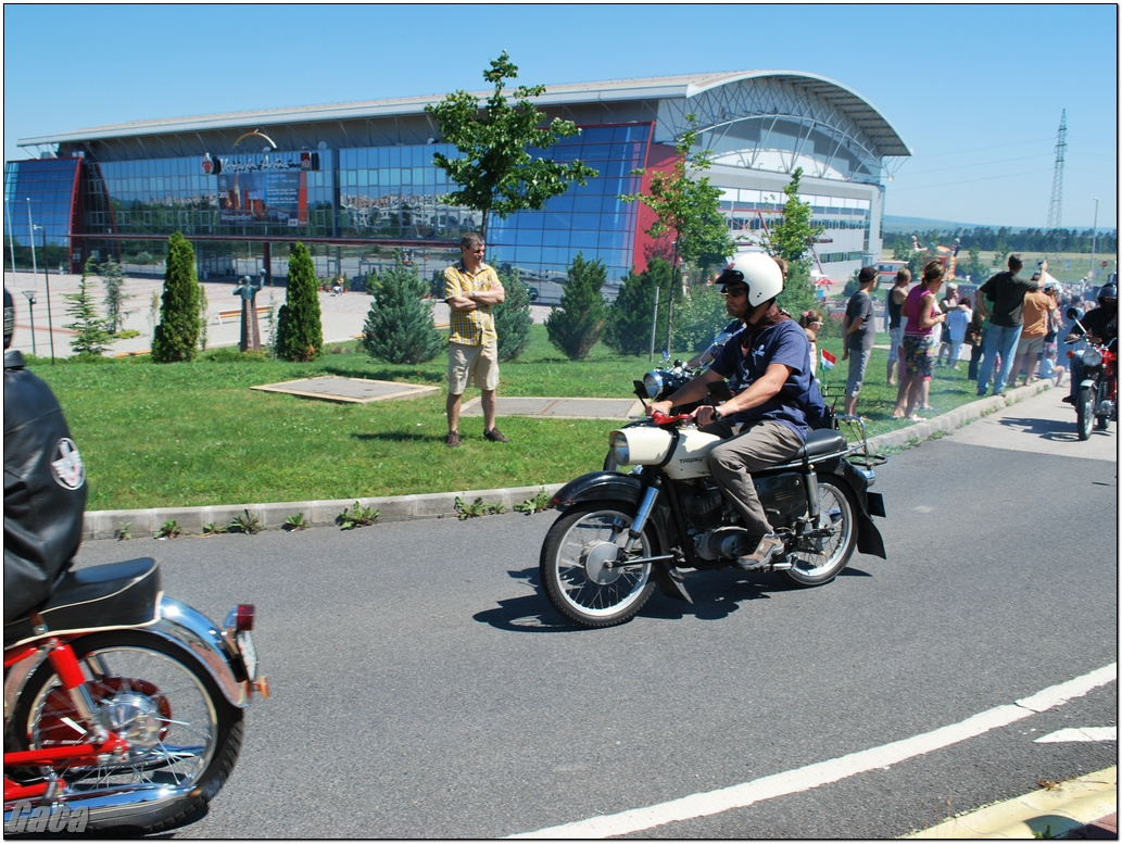 veteranmotortalalkozoveszpremelsogaca201200061