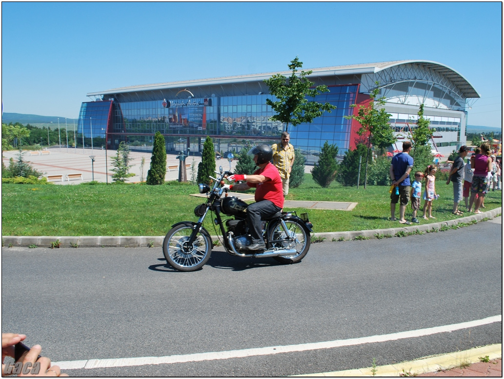 veteranmotortalalkozoveszpremelsogaca201200064