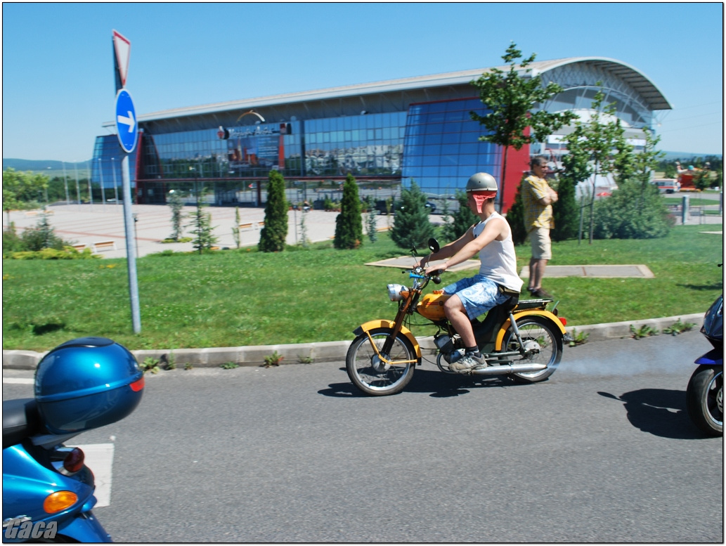 veteranmotortalalkozoveszpremelsogaca201200083